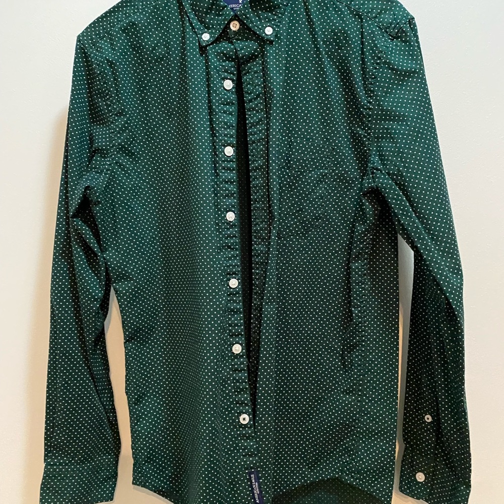 Men’s American Eagle polka dot dress shirt